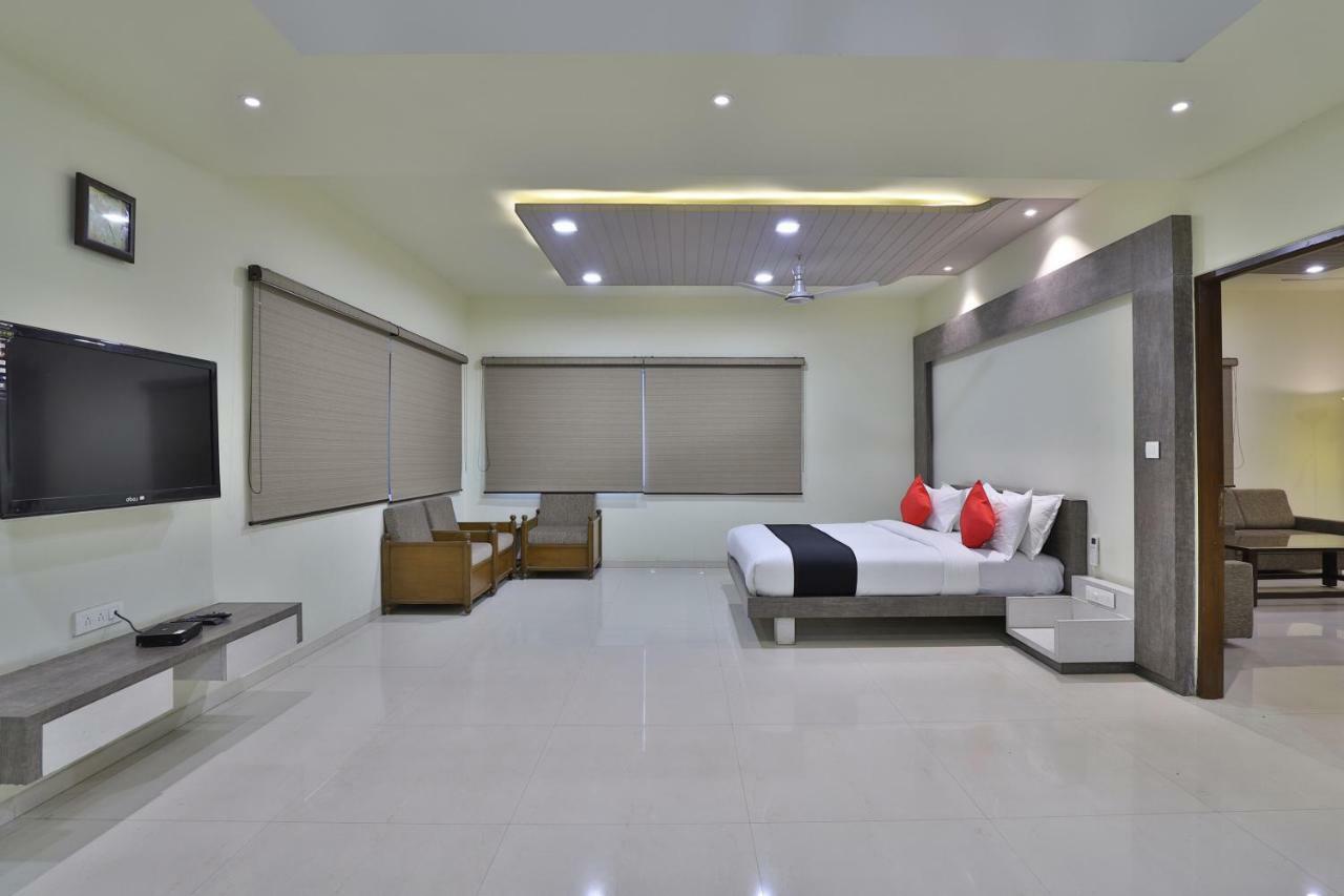 Capital O 47284 Atithi Resort Bharuch 외부 사진