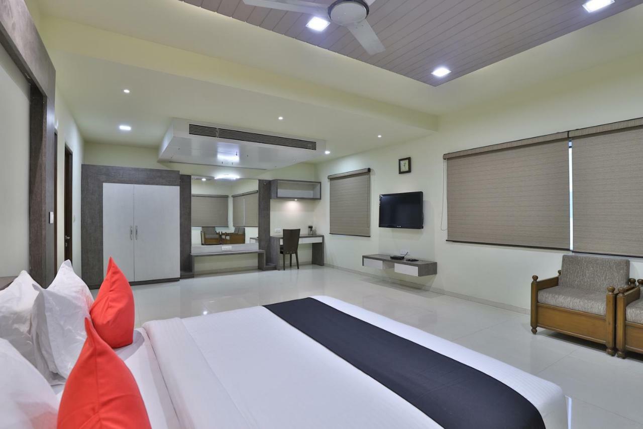 Capital O 47284 Atithi Resort Bharuch 외부 사진
