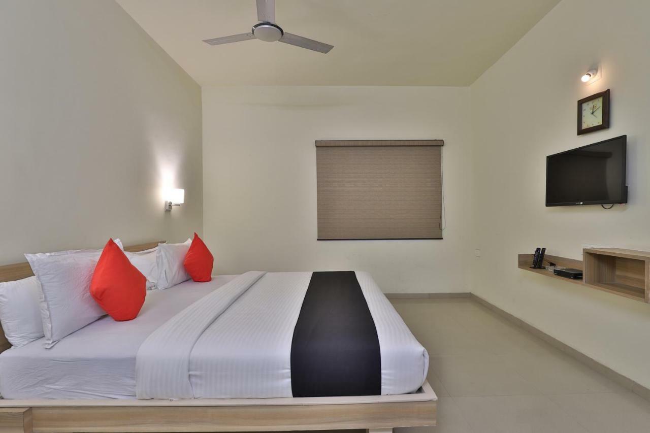 Capital O 47284 Atithi Resort Bharuch 외부 사진