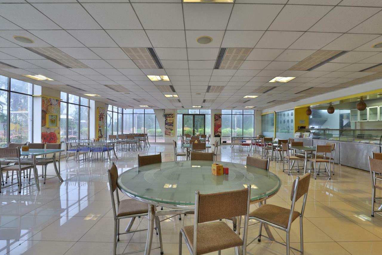 Capital O 47284 Atithi Resort Bharuch 외부 사진