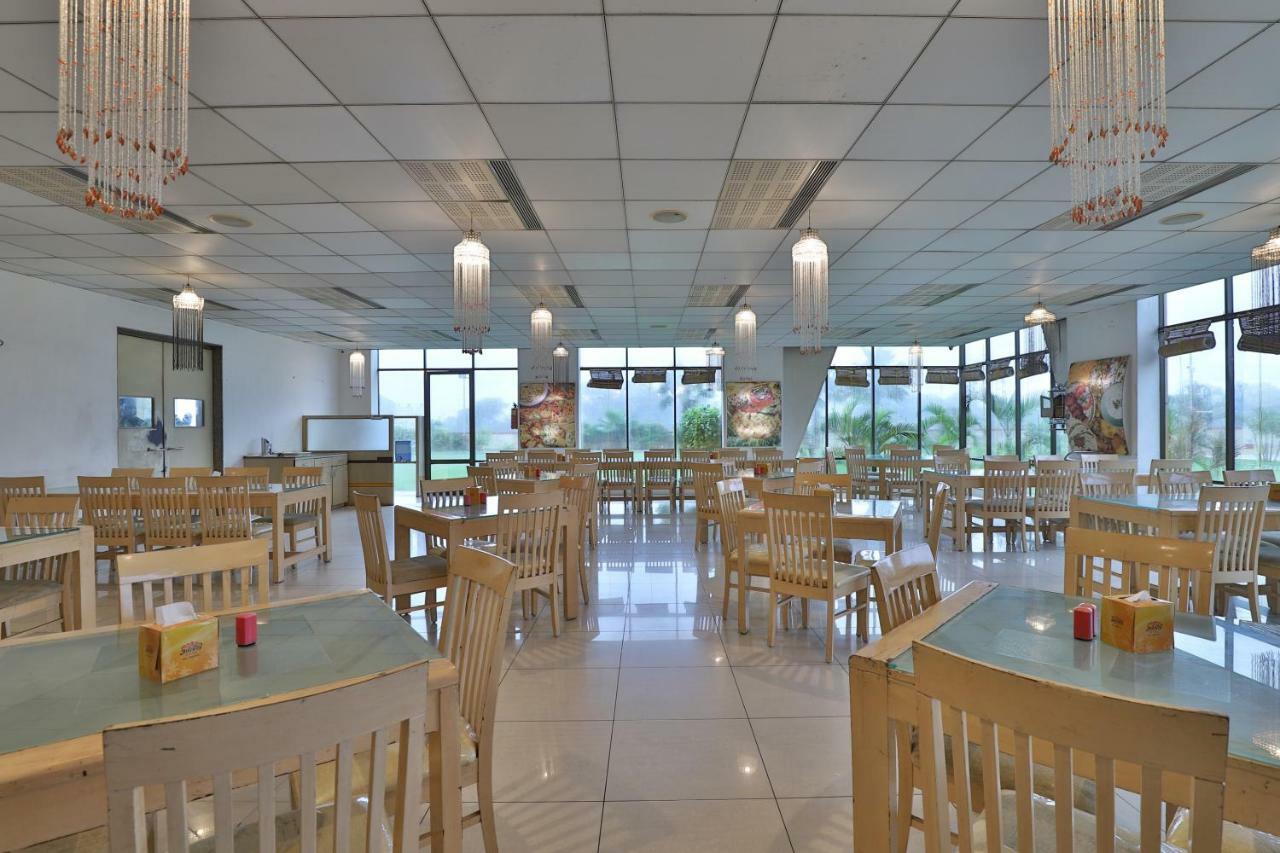 Capital O 47284 Atithi Resort Bharuch 외부 사진