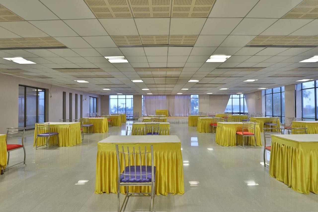 Capital O 47284 Atithi Resort Bharuch 외부 사진